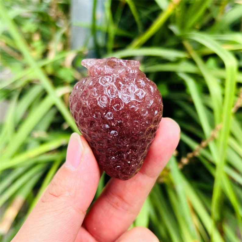 1.8inch+ Natural Hand Strawberry Quartz Strawberry Model Carved,Quartz Crystal Fruits Carved,Home Decoration,Crystal Reiki Heal,Crystal Gift