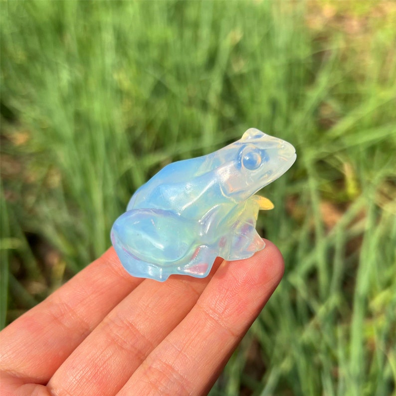 White Clear Opalite Frog Carved,Quartz Crystal Skull,Home Decoration,Mineral Specimens,Crystal Sculpture,Reiki Heal,Crystal Gift 1pc