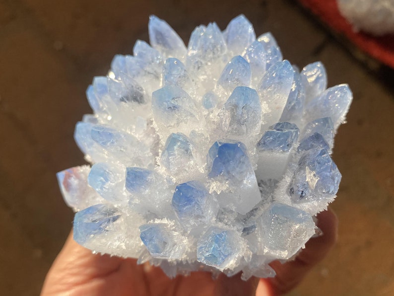 350g+ Natural Quartz Crystal Cluster,blue Cultivation in laboratory quartz cluster,Crystal VUG,Crystal cluster,mineral，Crystal Gifts 1PC