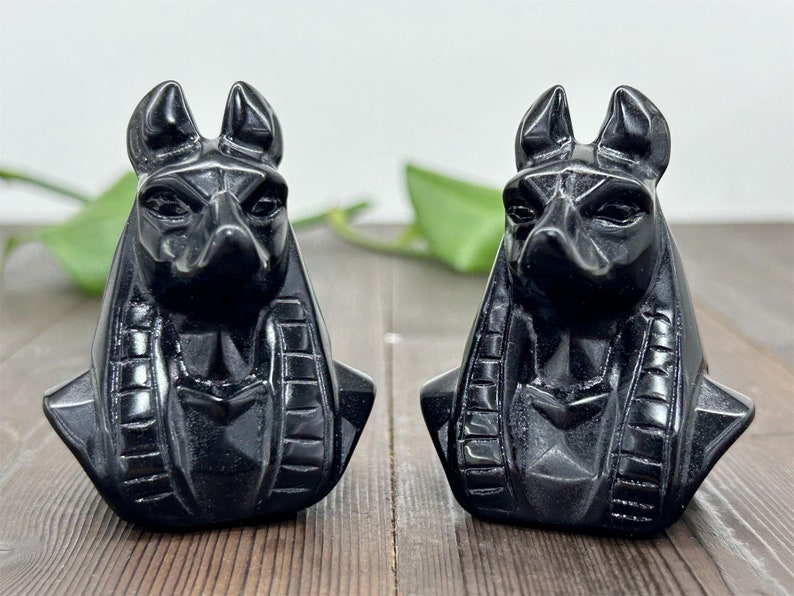 2.4" Natural Obsidain Carved Anubis,Crystal Carving,Obsidian Anubis,Reiki Healing，Home Decoration,Crystal Collect,Christmas Gifts 1PC