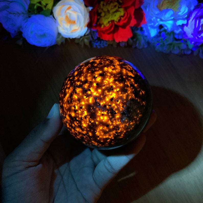 Yooperlite ball，UV Crystal sphere，Quartz Crystal Ball，Crystal decor, Yooperlite Sphere，Crystal Healing crystal ball Gift, FREE STAND
