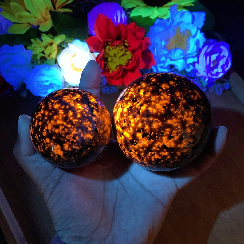 Yooperlite ball，UV Crystal sphere，Quartz Crystal Ball，Crystal decor, Yooperlite Sphere，Crystal Healing crystal ball Gift, FREE STAND