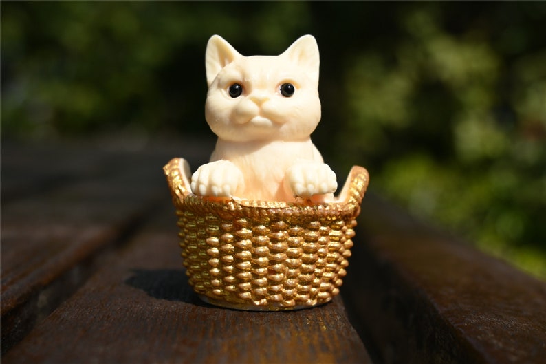 2'' Natural Hand Carved Tagua Nut Cat，Crystal gift，carved cat，quartz crystal，Crystal ornament，Crystal cat，crystal healing