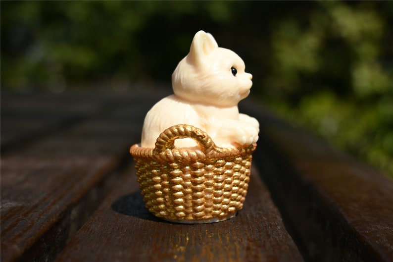 2'' Natural Hand Carved Tagua Nut Cat，Crystal gift，carved cat，quartz crystal，Crystal ornament，Crystal cat，crystal healing