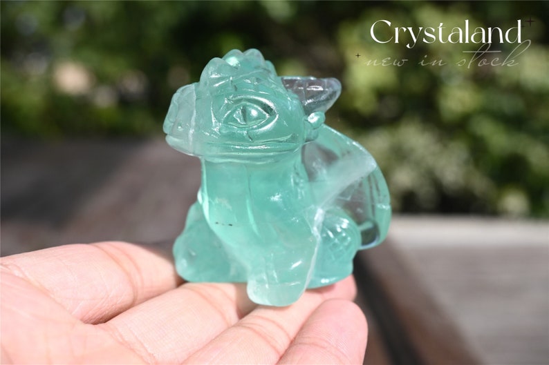 2'' Natural Hand carved Green fluorite Dragon，Carved dragon，crystal decor，Crystal Dragon，Crystal ornament，Quartz Crystal，Crystal Healing