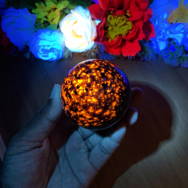 Yooperlite ball，UV Crystal sphere，Quartz Crystal Ball，Crystal decor, Yooperlite Sphere，Crystal Healing crystal ball Gift, FREE STAND