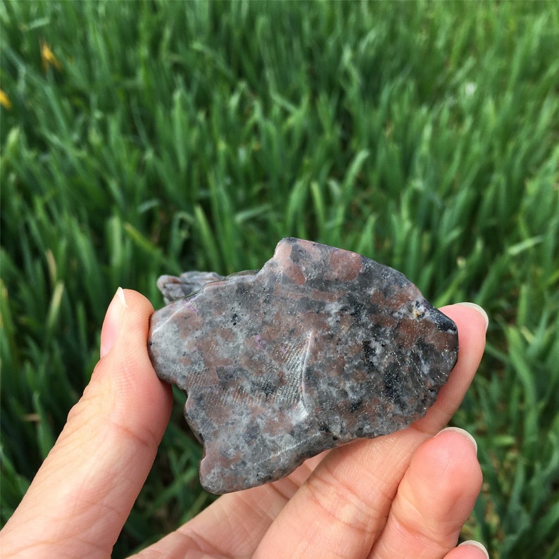 1PC Natural Yooperlite Wolf,Quartz Crystal Wolf,Home Decoration,Reiki Healing,Mineral Specimen,Crystal Animal,Sculpture,Crystal Gifts 120g+