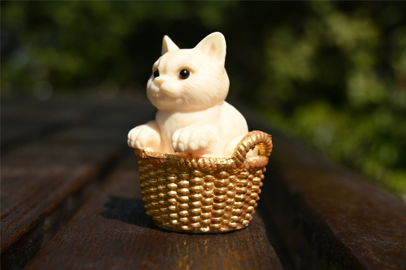 2'' Natural Hand Carved Tagua Nut Cat，Crystal gift，carved cat，quartz crystal，Crystal ornament，Crystal cat，crystal healing