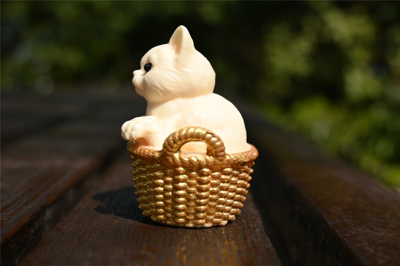 2'' Natural Hand Carved Tagua Nut Cat，Crystal gift，carved cat，quartz crystal，Crystal ornament，Crystal cat，crystal healing