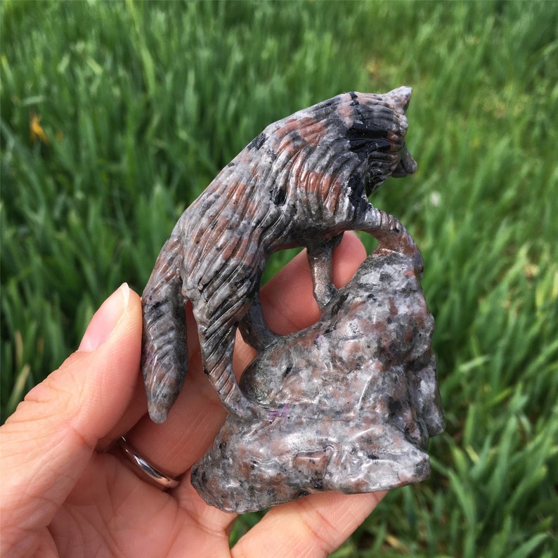 1PC Natural Yooperlite Wolf,Quartz Crystal Wolf,Home Decoration,Reiki Healing,Mineral Specimen,Crystal Animal,Sculpture,Crystal Gifts 120g+