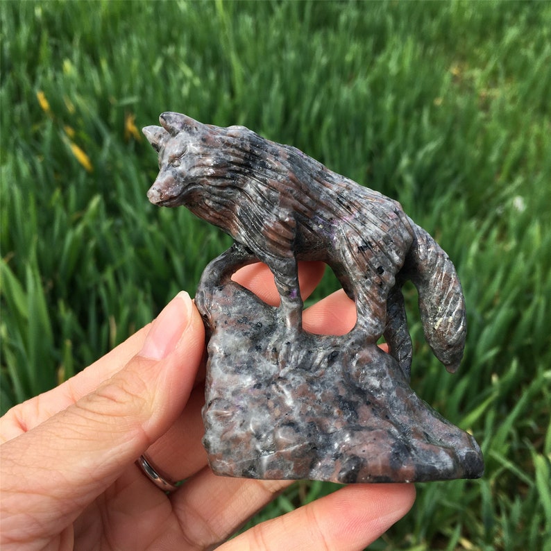 1PC Natural Yooperlite Wolf,Quartz Crystal Wolf,Home Decoration,Reiki Healing,Mineral Specimen,Crystal Animal,Sculpture,Crystal Gifts 120g+