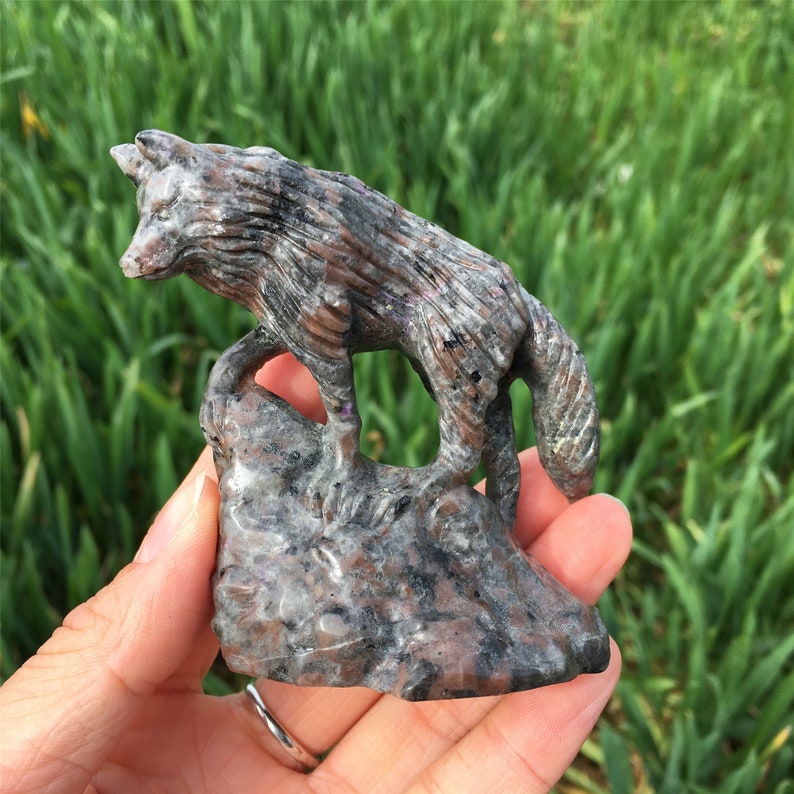1PC Natural Yooperlite Wolf,Quartz Crystal Wolf,Home Decoration,Reiki Healing,Mineral Specimen,Crystal Animal,Sculpture,Crystal Gifts 120g+
