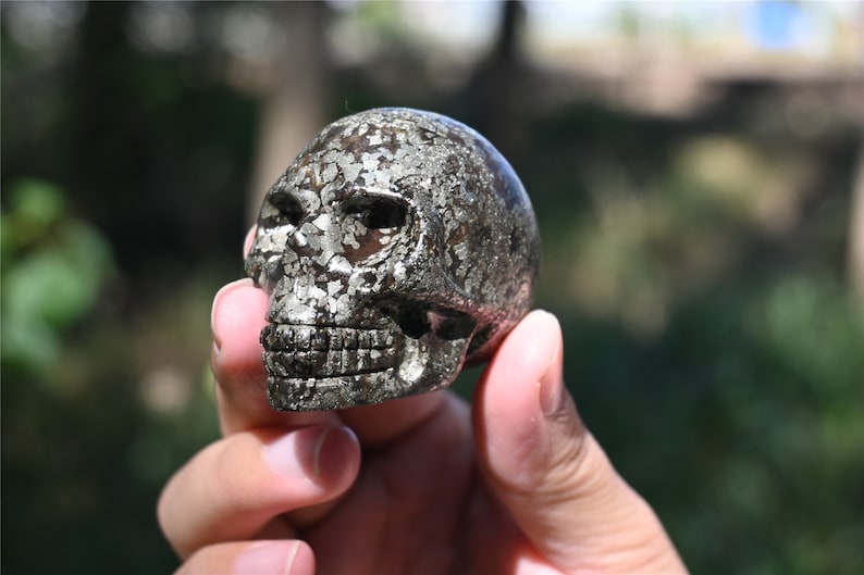 2'' Natural Hand Carved Copper pyrites skull，crystal skull, Christmas present，quartz crystal，crystal carved，crystal skull healing stone