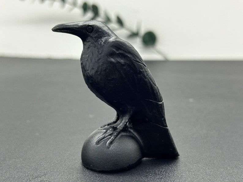 2.7"+ Natural Obsidian Carved crow Skull，Quartz Crystal Raven Skull，Crystal Crow，Obsidian Crow Statue，Reiki Healing，Christmas Gifts 1PC