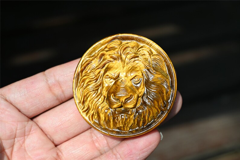 2'' Natural Tiger's eye Lion skull pendant，Crystal lion，Tiger's eye skull，Crystal Healing，crystal Gift，Collect Decor gift,random delivery