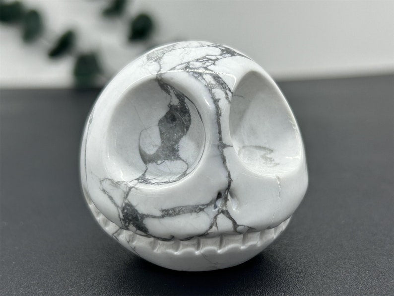 2" Natural Howlite Carved Jack Skull,Quartz Crystal Skull,Reiki Healing，Home Decoration,Crystal Collect,Crystal Gifts 1PC