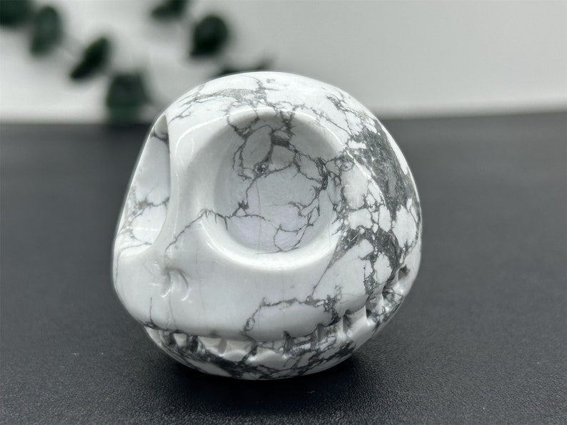 2" Natural Howlite Carved Jack Skull,Quartz Crystal Skull,Reiki Healing，Home Decoration,Crystal Collect,Crystal Gifts 1PC