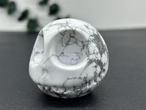 2" Natural Howlite Carved Jack Skull,Quartz Crystal Skull,Reiki Healing，Home Decoration,Crystal Collect,Crystal Gifts 1PC