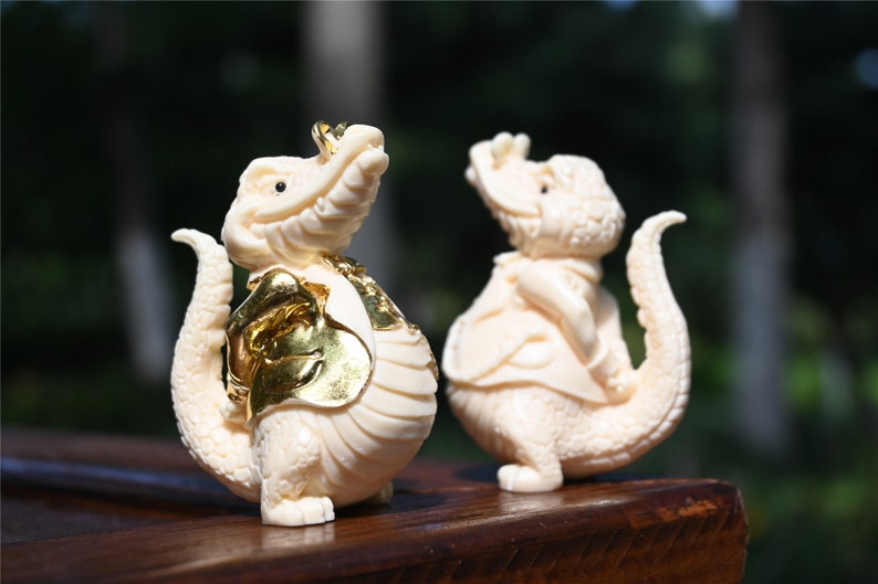 2.6'' Natural Carved Tagua Nut Crocodile，Birthday gift，Carved crocodile，Crystal cat，Quartz crystal，Crystal ornament，Crystal healing 1PC