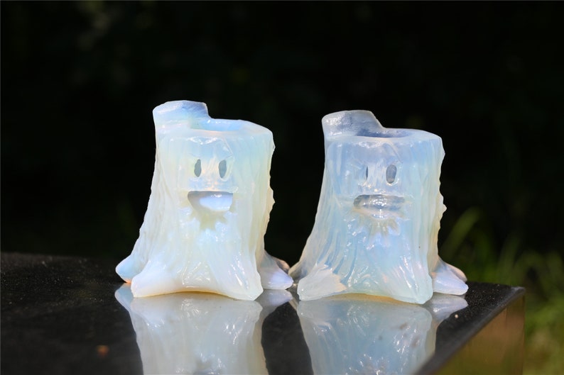 2.8'' carved Opalite Ghost tree hole，Crystal Ghost tree hole，Halloween gift，Quartz Crystal，Hand carved skull，Crystal ornament Healing 1PC