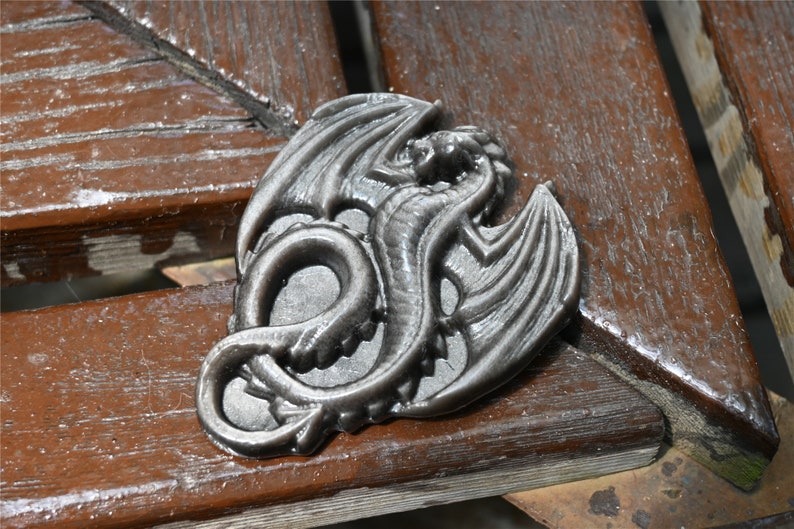 3'' Natural Hand carved Silver Obsidian Dragon，Crystal dragon，Quartz Crystal，Halloween gift，Crystal ornament，Crystal Healing