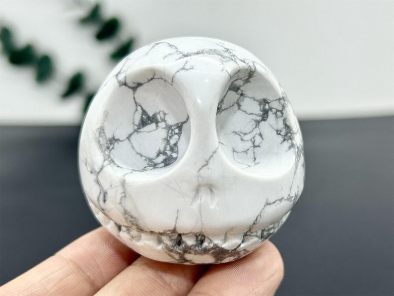 2" Natural Howlite Carved Jack Skull,Quartz Crystal Skull,Reiki Healing，Home Decoration,Crystal Collect,Crystal Gifts 1PC