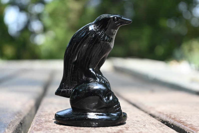 3.1'' Natural Carved Obsidian crow skull，Crystal crow, quartz crystal，Crystal gift，Halloween present，Crystal ornament，Chakra reiki healing