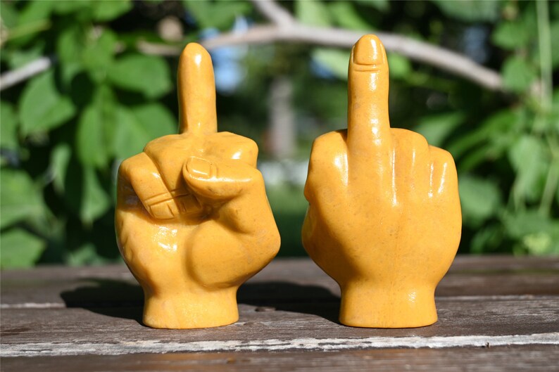 3.1'' Natural Hand Carved Yellow jade Middle finger，Crystal statue，Quartz Crystal，Crystal Riot，crystal Gesture,Crystal gesture 1PC
