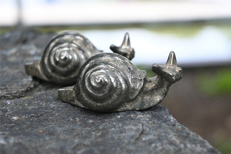 2'' Carved Chalcopyrite Snail，Quartz Crystal Carvings，Crystal Snail，Gemstone carved Snail，Crystal Gifts 1pc