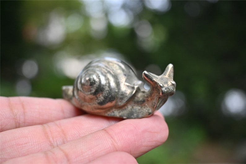 2'' Carved Chalcopyrite Snail，Quartz Crystal Carvings，Crystal Snail，Gemstone carved Snail，Crystal Gifts 1pc