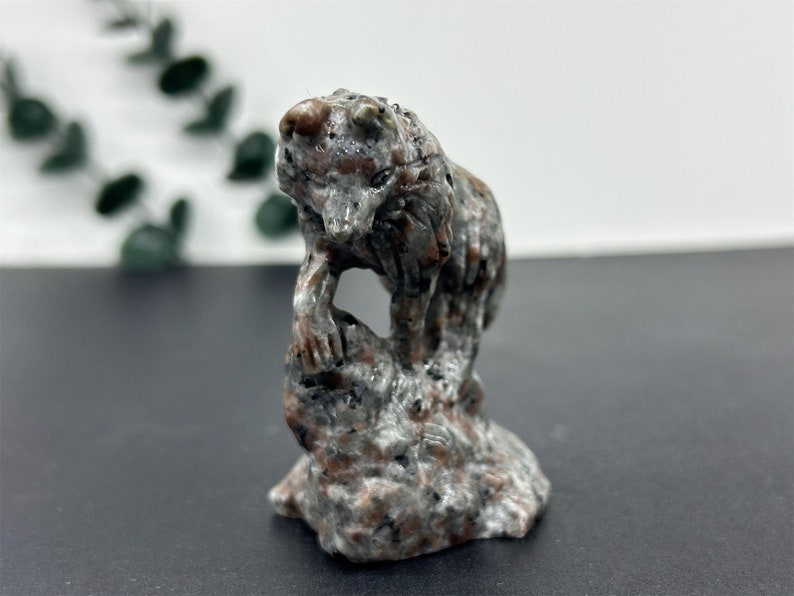 2.8" Natural Yooperlite Wolf,Quartz Crystal Carved Wolf,wolf Carving,Reiki Healing,Home Decoration,Christmas Gifts 1PC