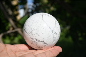 60mm+ Natural Howlite Sphere，Divination ball，crystal sphere,Quartz Crystal Ball，Crystal Healing Divination ball Gift+Base 1PC