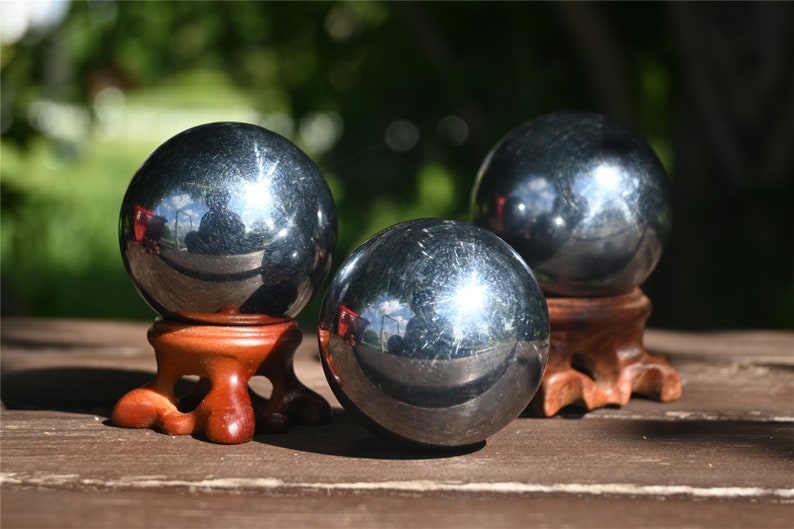 35-40mm+ Natural Terahertz ball，Crystal ball，Terahertz ball，Quartz Crystal Ball，Terahertz Crystal Healing Divination ball 1pc