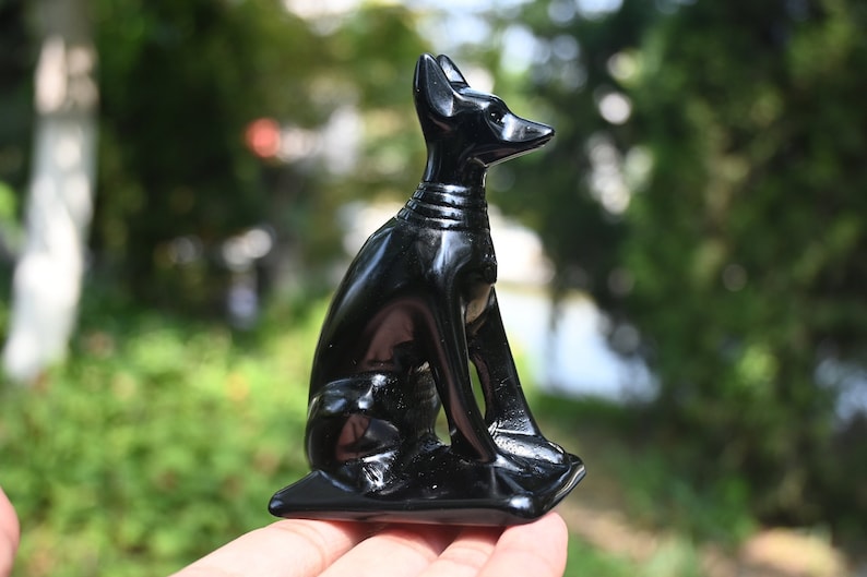 3.9'' Natural carved Obsidian dog，Quartz Crystal，Crystal gift，Crystal dog，Crystal gift，Crystal Figurine,Hand carved，Crystal ornament Healing