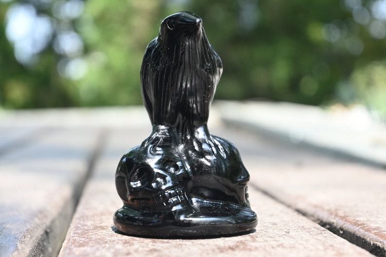 3.1'' Natural Carved Obsidian crow skull，Crystal crow, quartz crystal，Crystal gift，Halloween present，Crystal ornament，Chakra reiki healing