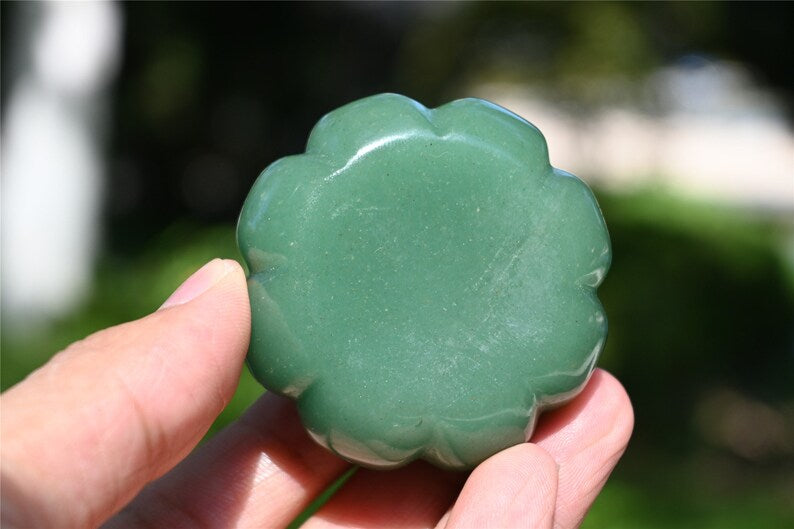 1.9'' Natural Aventurine pumpkin，Hand Carved Pumpkin Skull，Crystal Healing，Home Decoration，Halloween Gifts，Crystal Carving，Crystal Gifts 1PC