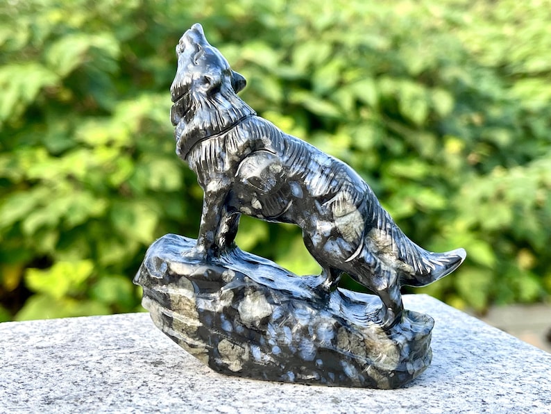 3.4" Natural llanite Carved wolf ,Crystal Carved Wolf,wolf Carving,Wolf Statue，Reiki Healing,Home decoration,Christmas Gifts 1PC