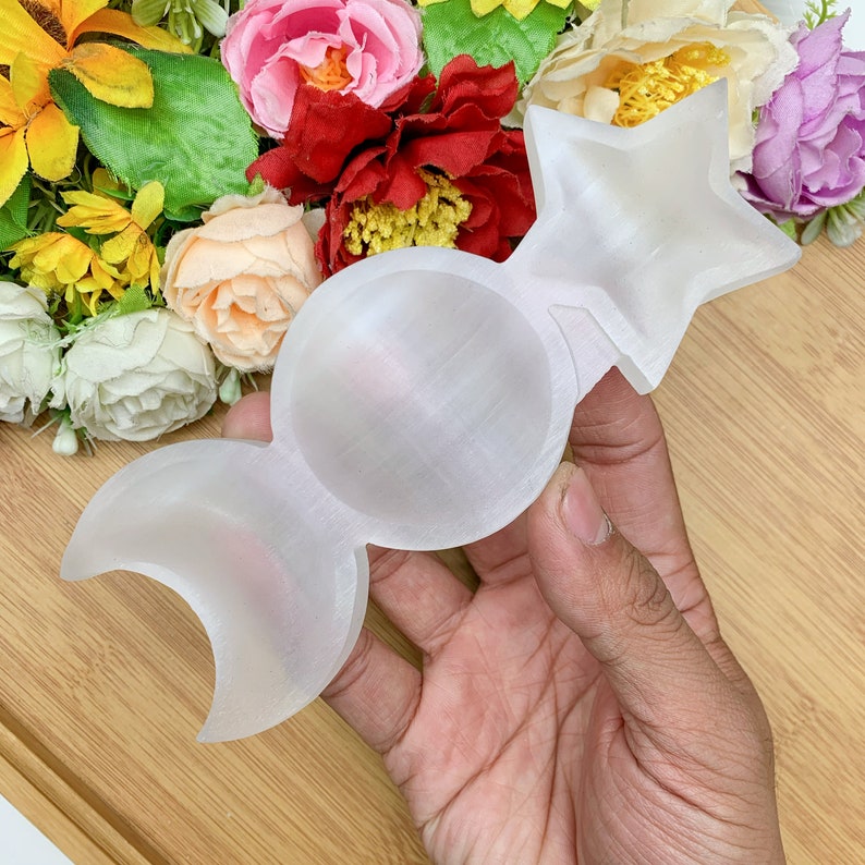 Selenite Crystal Carved Bowl - Moon Goddess Triple Moon Design,Smudge Bowl for Reiki Healing, Chakra Energy, Home Decor & Spiritual Gift