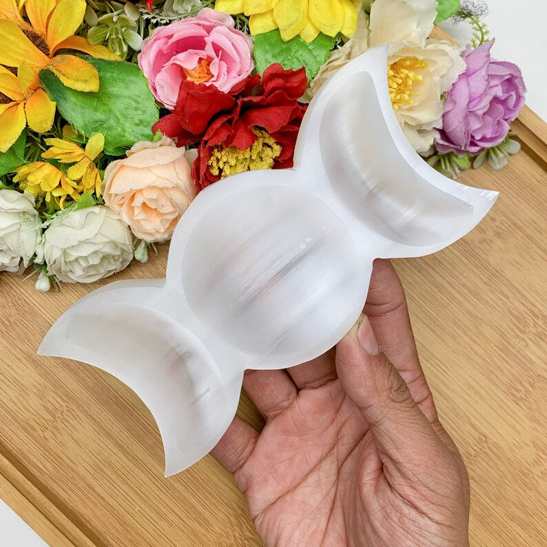 Selenite Crystal Carved Bowl - Moon Goddess Triple Moon Design,Smudge Bowl for Reiki Healing, Chakra Energy, Home Decor & Spiritual Gift