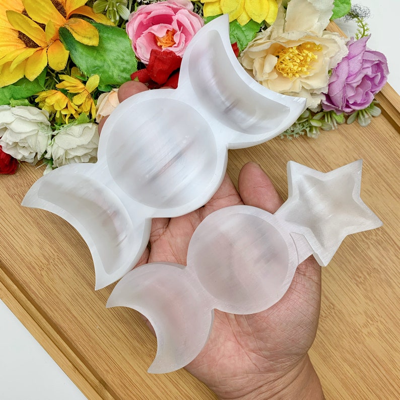 Selenite Crystal Carved Bowl - Moon Goddess Triple Moon Design,Smudge Bowl for Reiki Healing, Chakra Energy, Home Decor & Spiritual Gift