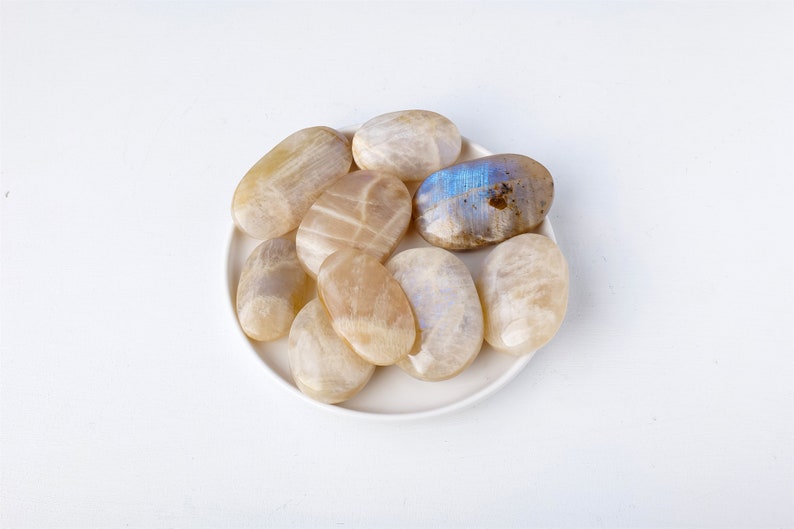 3PCS 50g+ Natural Moon Stone Worry Stone,Crystal Worry Stone,Healing Palm Stone,Hand Carved,Reiki Healing Crystal,Home Decor,Crystal Gifts