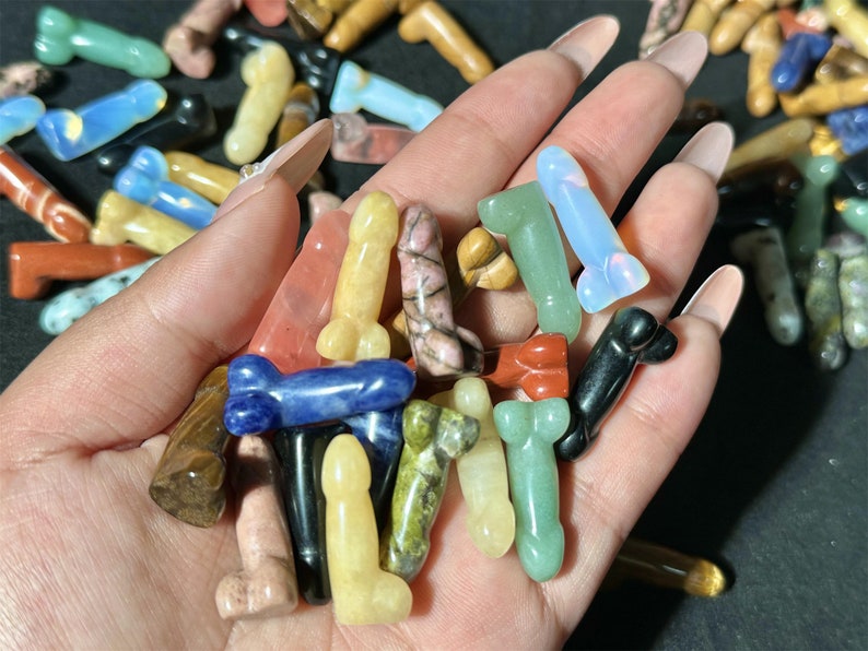 1 Inch Crystal Penis,Hand Carved Mini Penis Decor,Healing Crystal,Rose Quartz/Crystal Quartz/Amethyst Penis Decor,Gemstone Penis,For Gift.