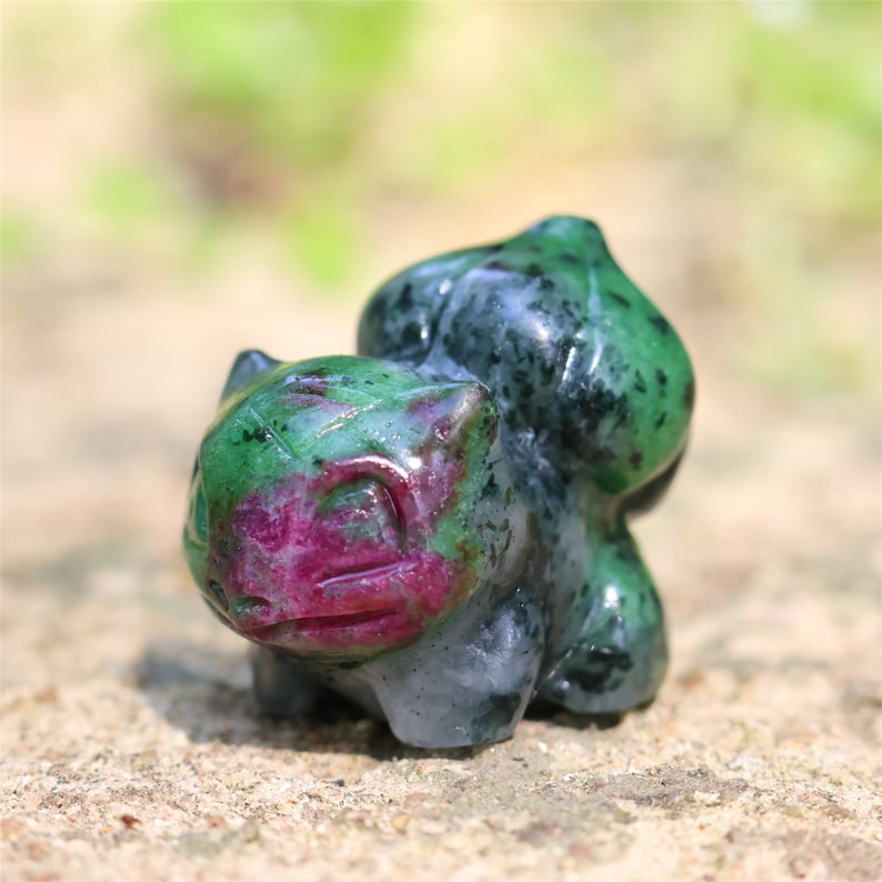 1.3" Natural Zoisite Carved Bulbasaur,Zoisite frog,Crystal Bulbasaur,Crystal Pokemon ,Reiki healing，Crystal Bulbasaur,Crystal Gifts 1PC