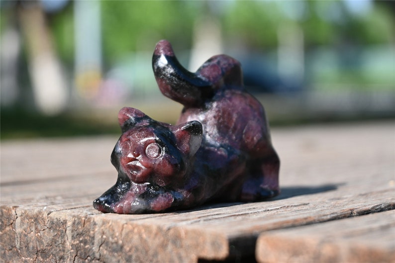 2.2'' Natural carved Garnet cat，Quartz crystal，Crystal decor，Crystal cat，Crystal gift，Crystal ornament，Chakra Reiki healing 1PC