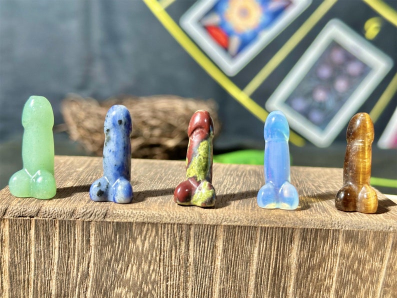 1 Inch Crystal Penis,Hand Carved Mini Penis Decor,Healing Crystal,Rose Quartz/Crystal Quartz/Amethyst Penis Decor,Gemstone Penis,For Gift.