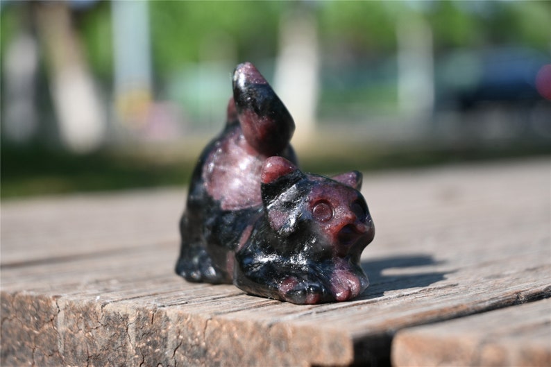 2.2'' Natural carved Garnet cat，Quartz crystal，Crystal decor，Crystal cat，Crystal gift，Crystal ornament，Chakra Reiki healing 1PC