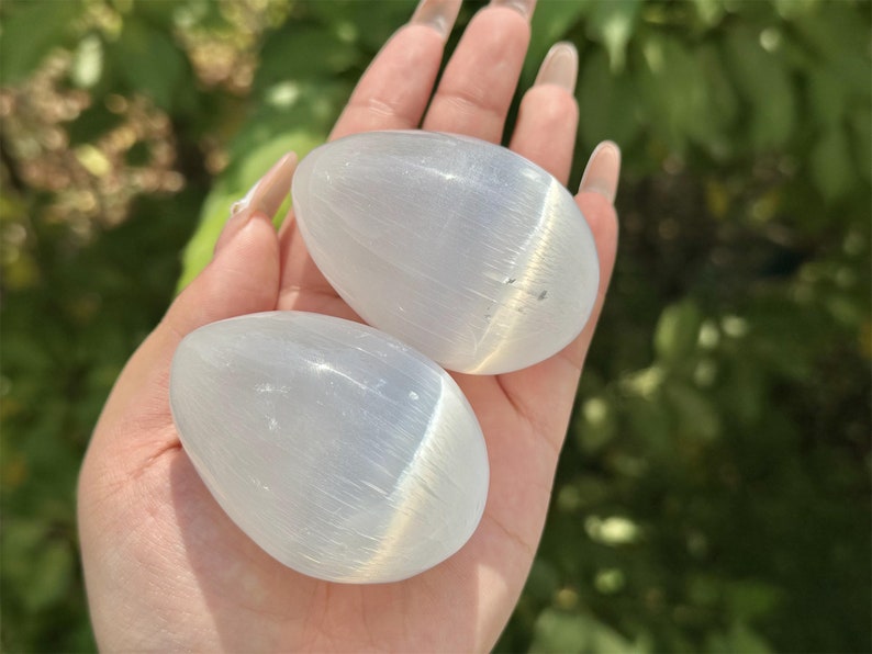 2.6“ Natural Gypsum Hand Carved Egg,Crystal Quartz Egg,Crystal Carved,Reiki healing,Home Decoration,Crystal Gifts 1PC