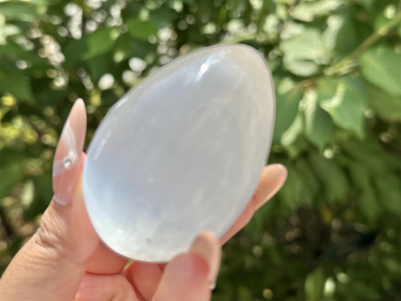 2.6“ Natural Gypsum Hand Carved Egg,Crystal Quartz Egg,Crystal Carved,Reiki healing,Home Decoration,Crystal Gifts 1PC