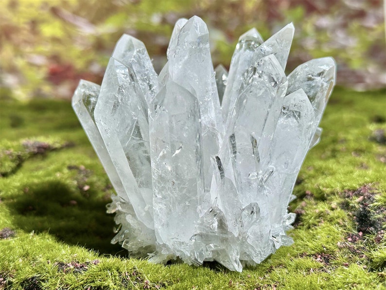 Crystal cluster,300G+ Clear quartz Cluster Crystal,Quartz Point VUG,Mineral Specimen Healing Degaussing Decor Collection,Energy Crystal 1PC