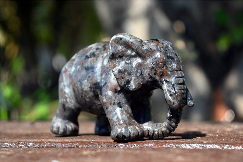 2.3'' Natural Hand Carved picture stone elephant，Crystal gift，Crystal elephant，Birthday gift，Quartz Crystal，crystal skull，Crystal healing